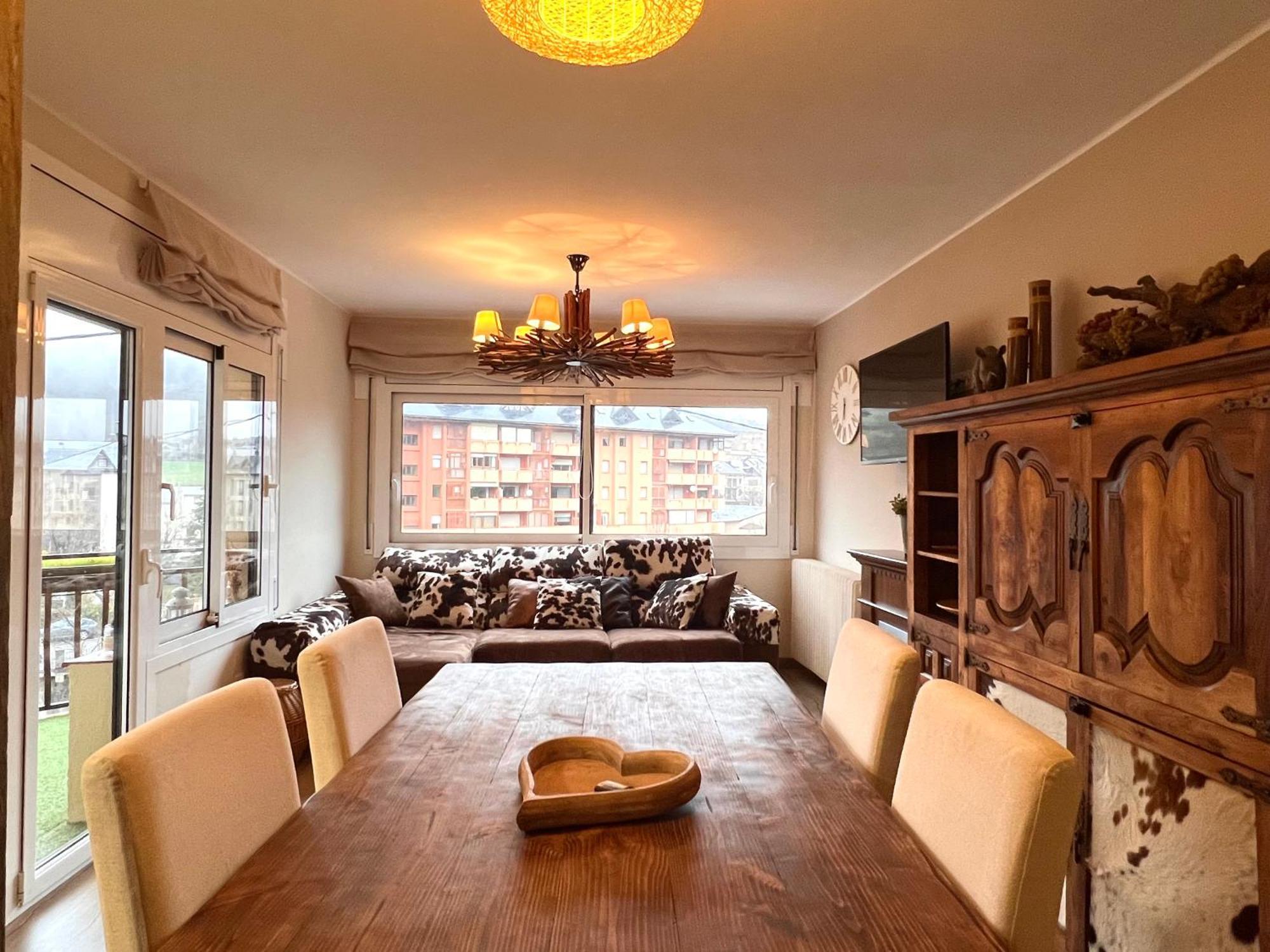 Apartament Les Vernedes - L'Amfitriona سورت المظهر الخارجي الصورة