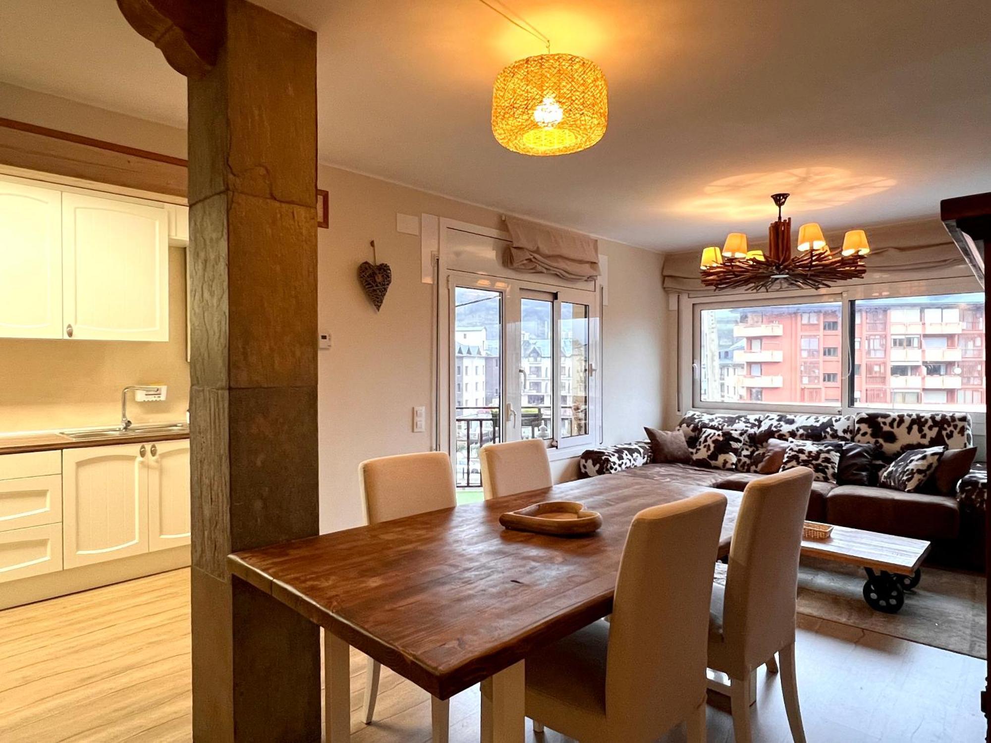 Apartament Les Vernedes - L'Amfitriona سورت المظهر الخارجي الصورة